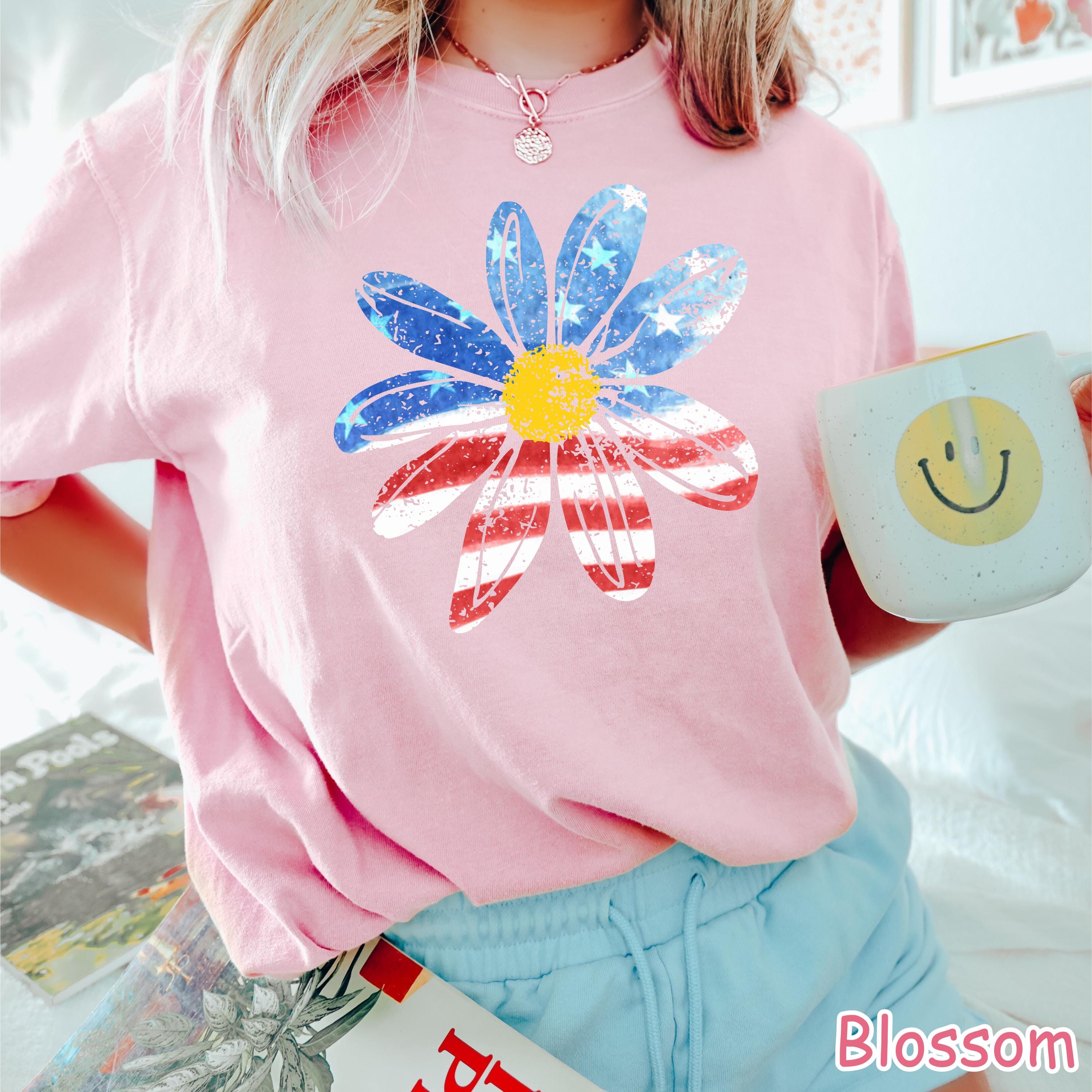 Comfort Colors® Floral USA Shirt, 4th of July Shirt for Women, Daisy Flower Patriotic Shirt, Trendy American Flag Shirt, Red White and Blue