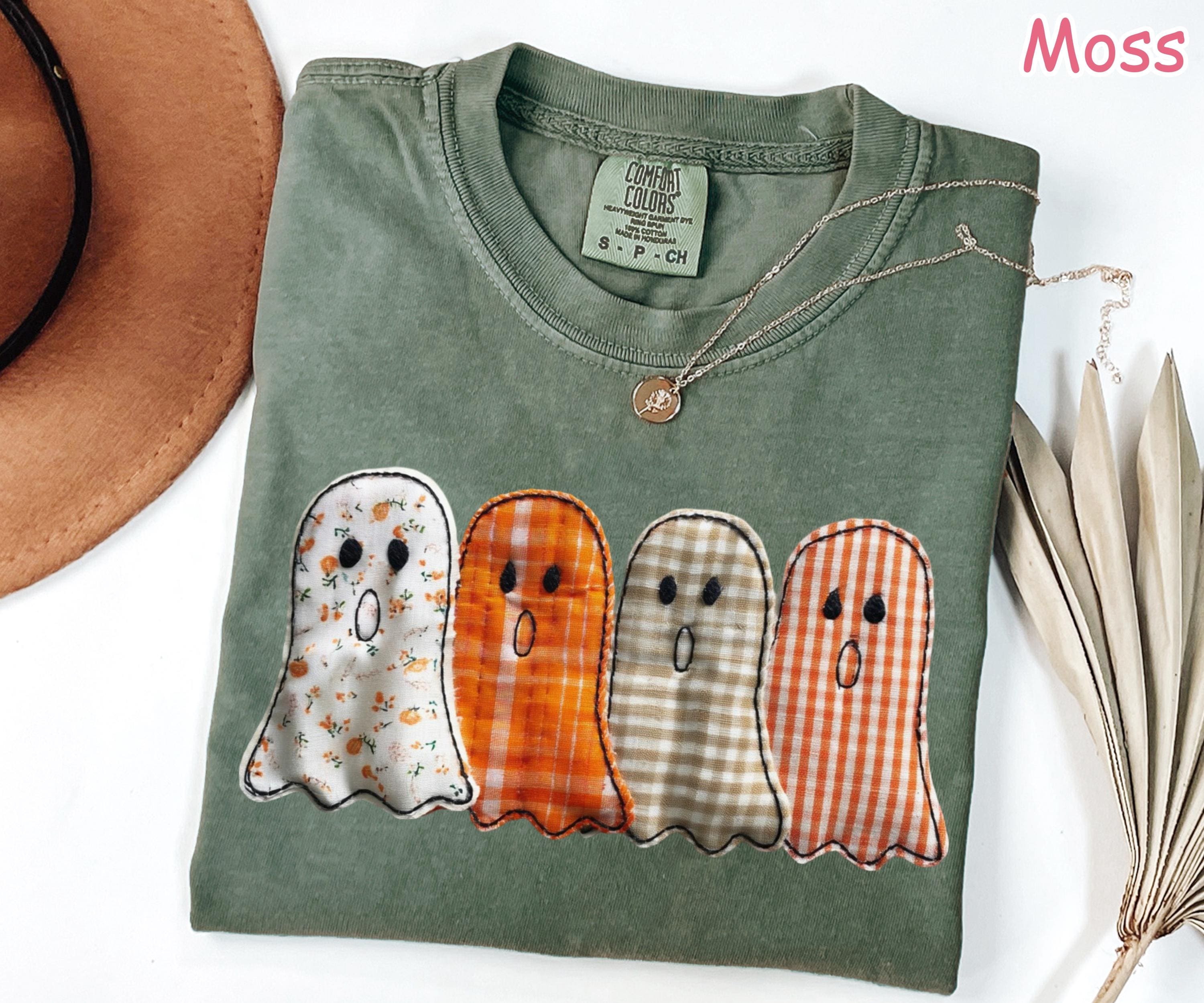 Comfort Colors® Cute Floral Ghost Shirt, Retro Halloween Ghost Shirt, Spooky Season Tee, Fall Aesthetic Shirt, Women's Halloween Graphic Tee