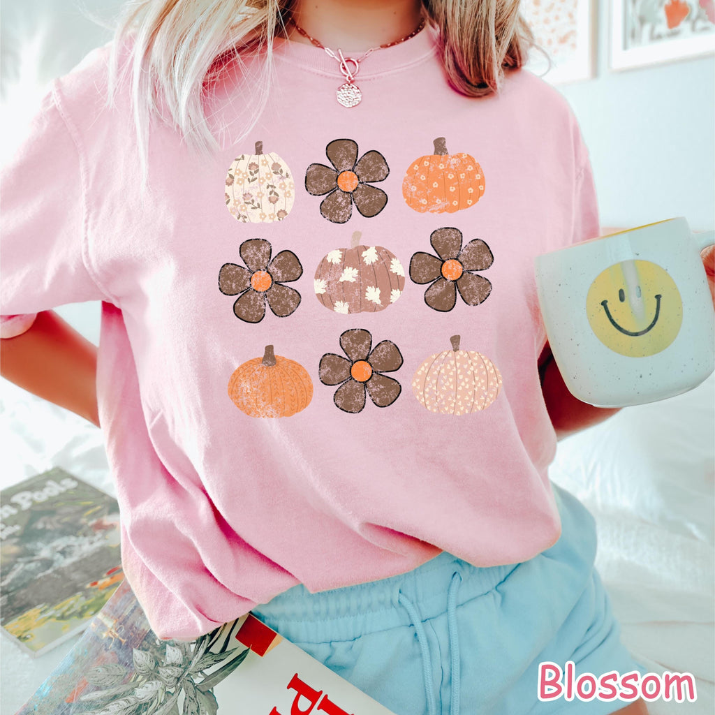 Comfort Colors® Cute Fall Pumpkin Shirt, Retro Floral Pumpkin T-Shirt, Autumn Aesthetic Tee, Pumpkin Season Graphic Tee, Boho Fall Shirt