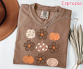 Comfort Colors® Cute Fall Pumpkin Shirt, Retro Floral Pumpkin T-Shirt, Autumn Aesthetic Tee, Pumpkin Season Graphic Tee, Boho Fall Shirt