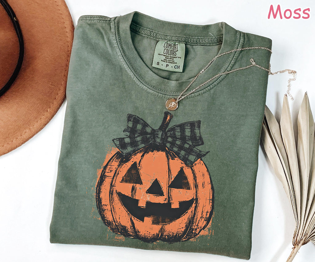 Comfort Colors® Pumpkin Shirt, Coquette Fall Pumpkin Shirt, Women's Halloween Bow Shirt, Retro Pumpkin Patch Shirt, Vintage Halloween Tee