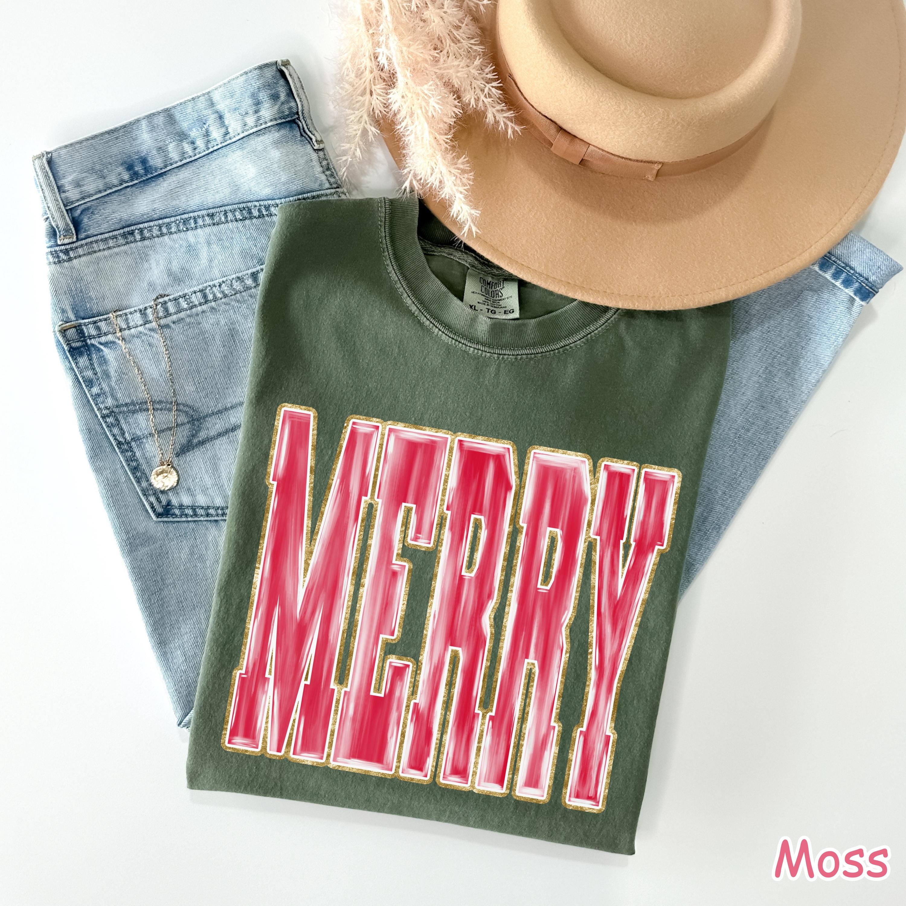 Comfort Colors Merry Christmas T-Shirt: Retro Brushstroke Holiday Crewneck