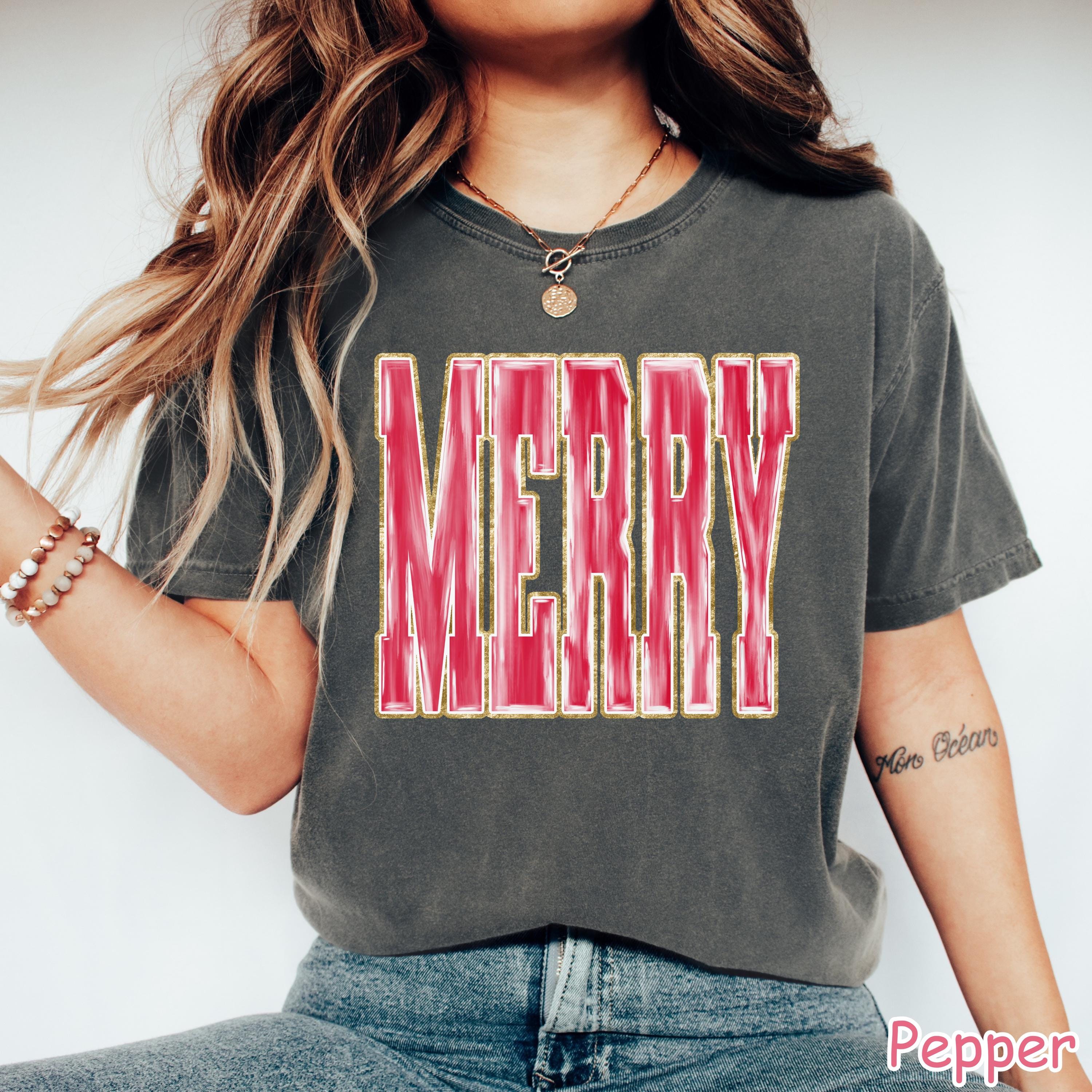 Comfort Colors Merry Christmas T-Shirt: Retro Brushstroke Holiday Crewneck