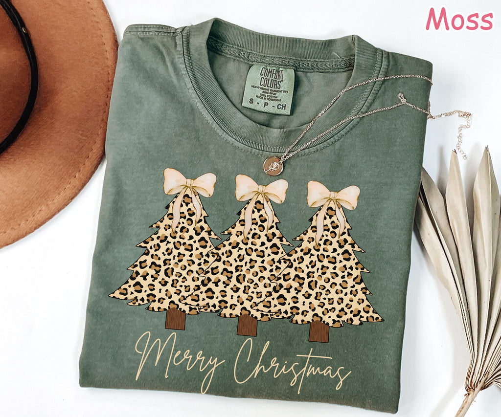 Comfort Colors® Merry Christmas Shirt, Leopard Print Christmas Tree Shirt, Coquette Christmas Shirt, Cute Holiday Shirt Women's Xmas Bow Tee